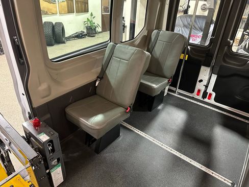 Used 2020 Ford Transit 150 Medium Roof image 38