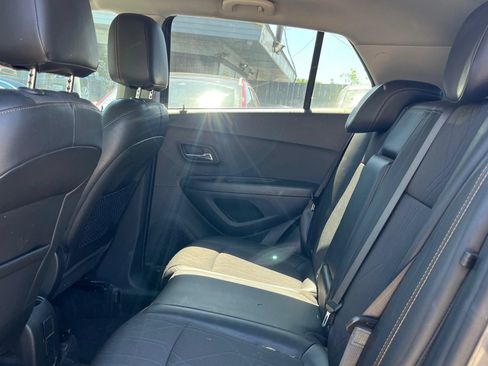 Used 2019 Chevrolet Trax LT w/ LT Convenience Package AWD/4WD image 10