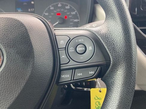 Used 2023 Toyota Corolla LE FWD image 17