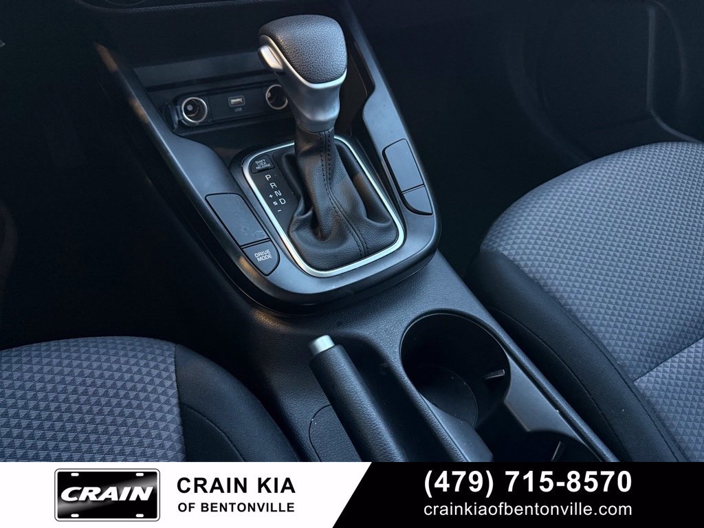 Used 2025 Kia Soul LX w/ LX Technology Package FWD image 19