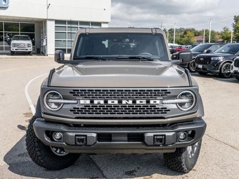 New 2025 Ford Bronco Badlands image 2