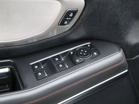 Used 2025 Ford Expedition Active AWD/4WD image 19
