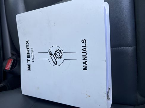 Used 2019 RAM 5500 Tradesman w/ Chrome Appearance Group image 17