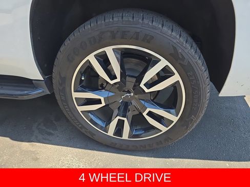 Used 2020 Chevrolet Tahoe Premier AWD/4WD image 34