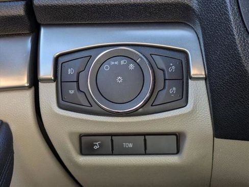 Used 2018 Ford Explorer XLT w/ Equipment Group 202A image 14