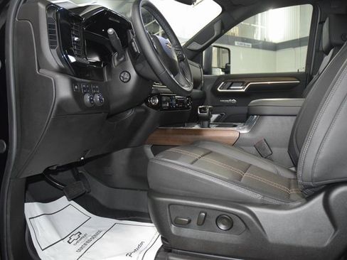 Used 2024 Chevrolet Silverado 1500 High Country w/ High Country Premium Package image 38