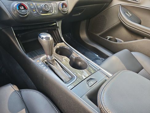 Used 2016 Chevrolet Impala LT FWD image 23