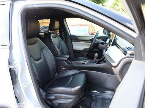 Used 2025 Jeep Compass Limited AWD/4WD image 24
