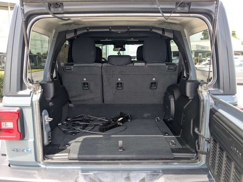 Used 2024 Jeep Wrangler Unlimited AWD/4WD image 11