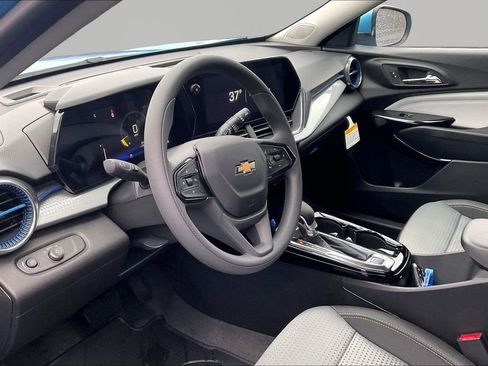 New 2026 Chevrolet Trax LT image 8