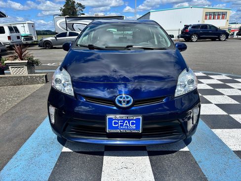 Used 2014 Toyota Prius Two FWD image 8