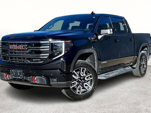 Used 2025 GMC Sierra 1500 AT4 w/ AT4 Premium Package AWD/4WD image 14