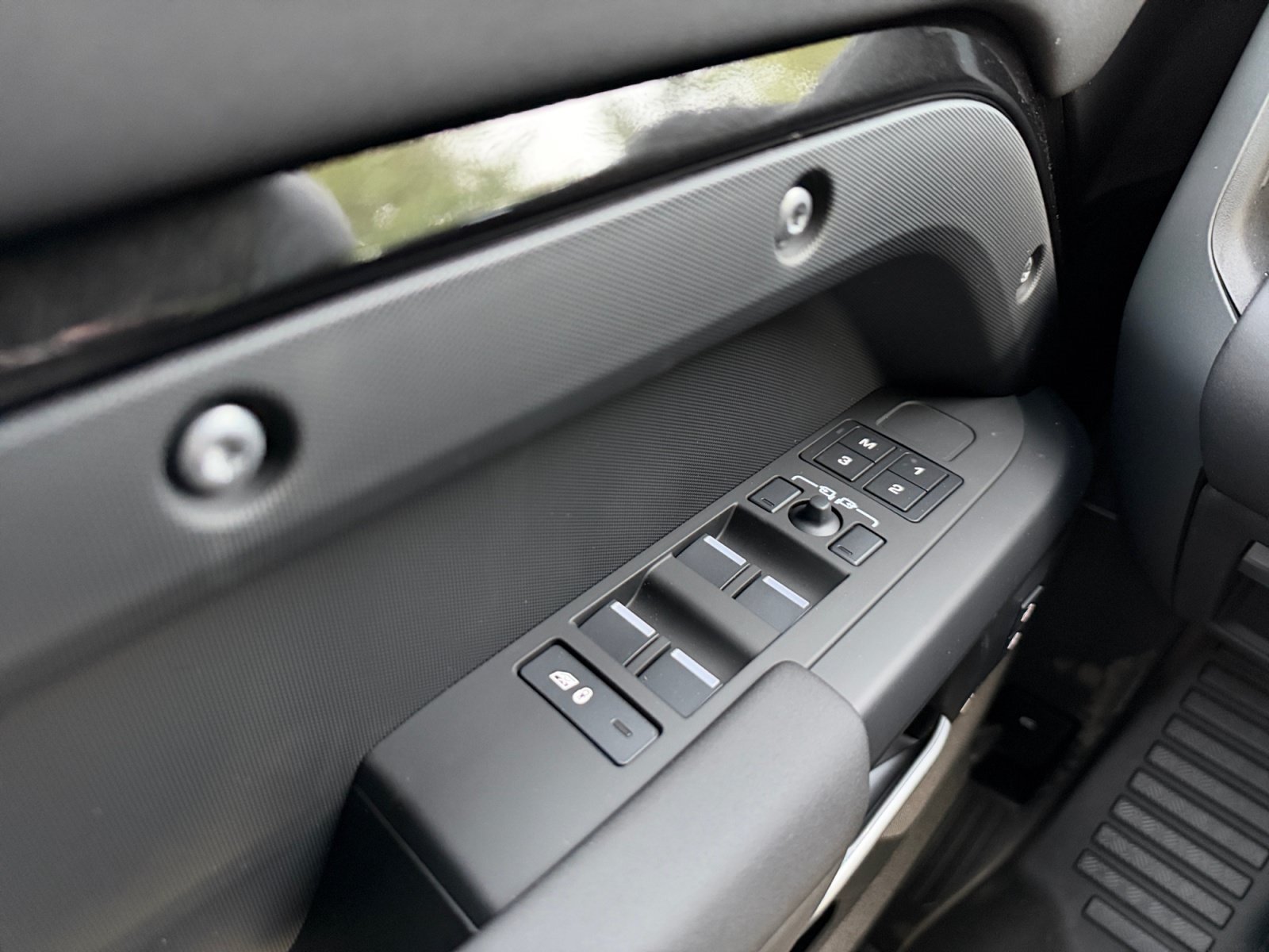 New 2026 Land Rover Defender 110 S AWD/4WD image 13