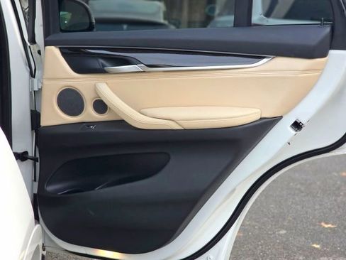 Used 2017 BMW X5 xDrive40e image 32