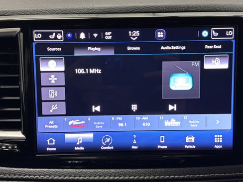 Used 2023 Chrysler Pacifica Touring-L w/ Uconnect Theater Family Group AWD/4WD image 30