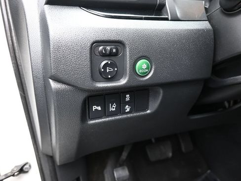 Used 2017 Honda Pilot Touring image 23