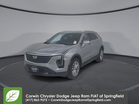 Used 2025 Cadillac XT4 Premium Luxury image 6