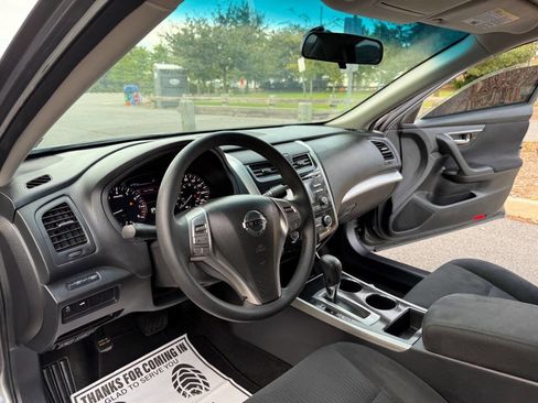 Used 2014 Nissan Altima 2.5 S w/ Display Audio Package image 14