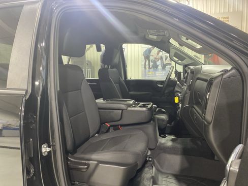 Used 2020 Chevrolet Silverado 2500 Custom w/ Custom Value Package AWD/4WD image 16