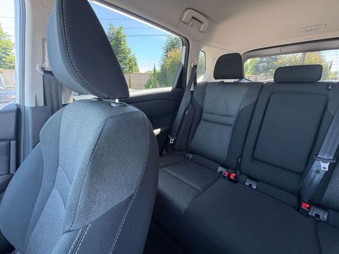 Used 2025 Nissan Rogue SV FWD image 41