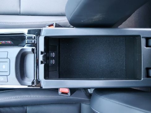 Used 2023 Toyota Prius XLE FWD image 29