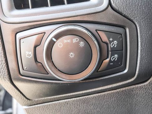 Used 2014 Ford Focus SE image 16