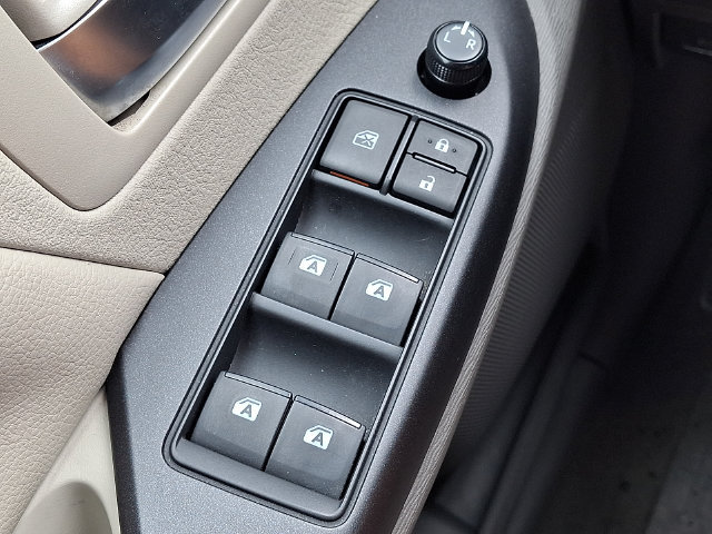 Used 2019 Toyota Sienna LE FWD image 26