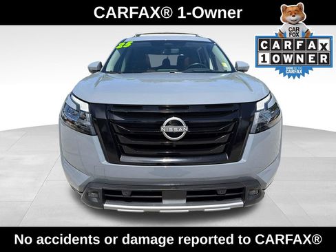 Used 2024 Nissan Pathfinder Platinum w/ Black Appearance Package FWD image 2