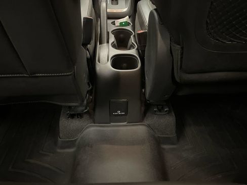 Used 2018 Chevrolet Trax LT w/ LT Convenience Package AWD/4WD image 14