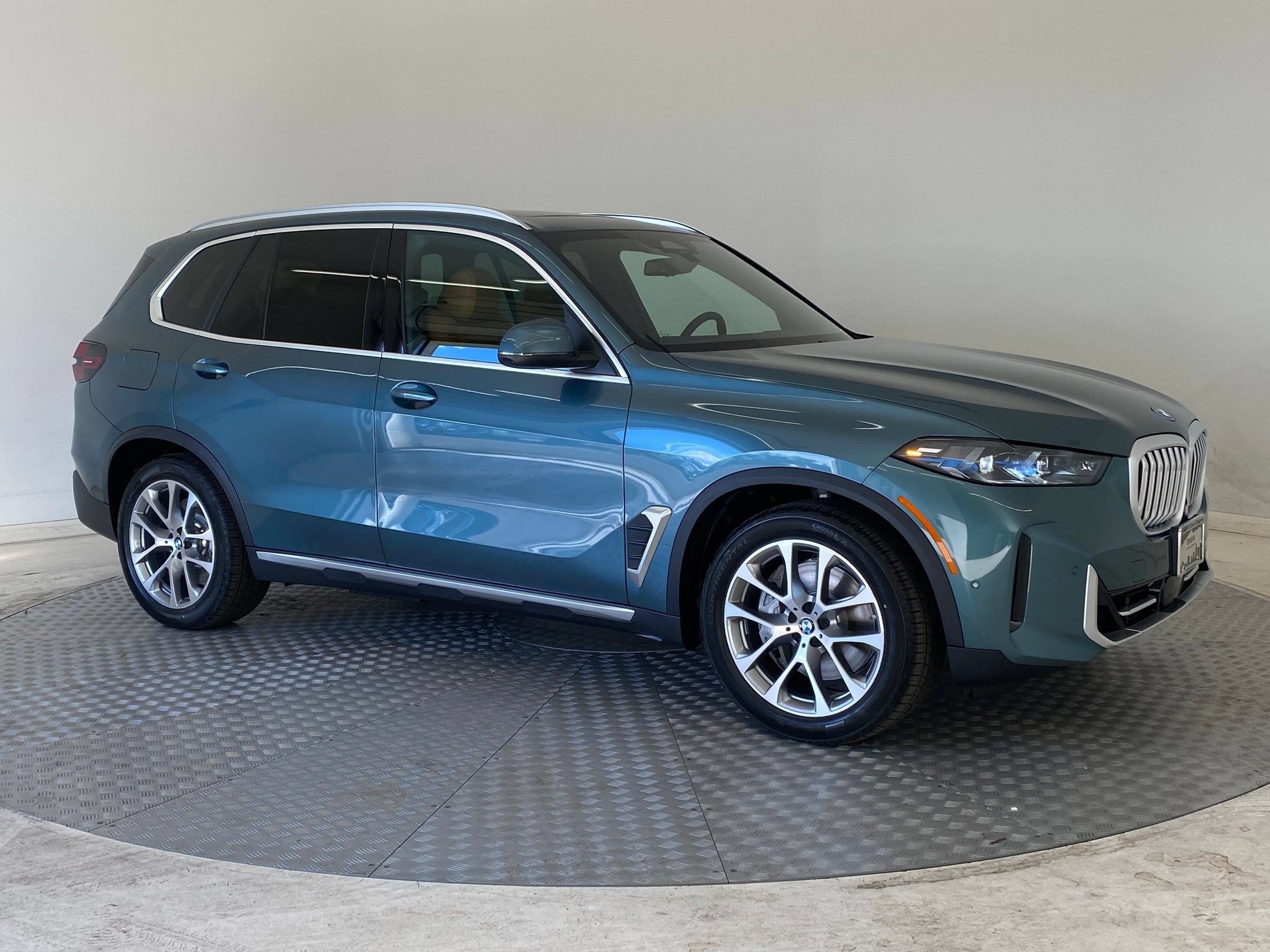 Used 2026 BMW X5 xDrive50e w/ Premium Package AWD/4WD image 6
