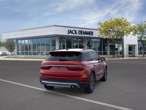 Used 2026 Lincoln Corsair Premiere image 8