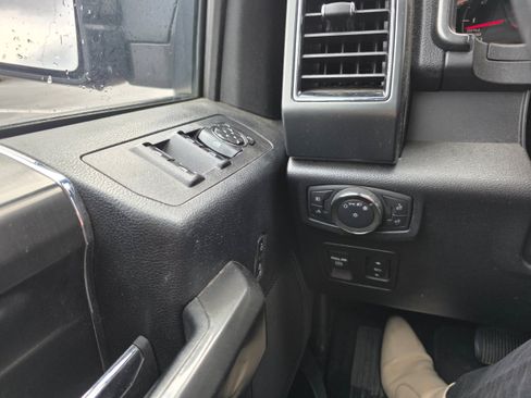 Used 2020 Ford F150 XLT w/ Equipment Group 302A Luxury AWD/4WD image 17