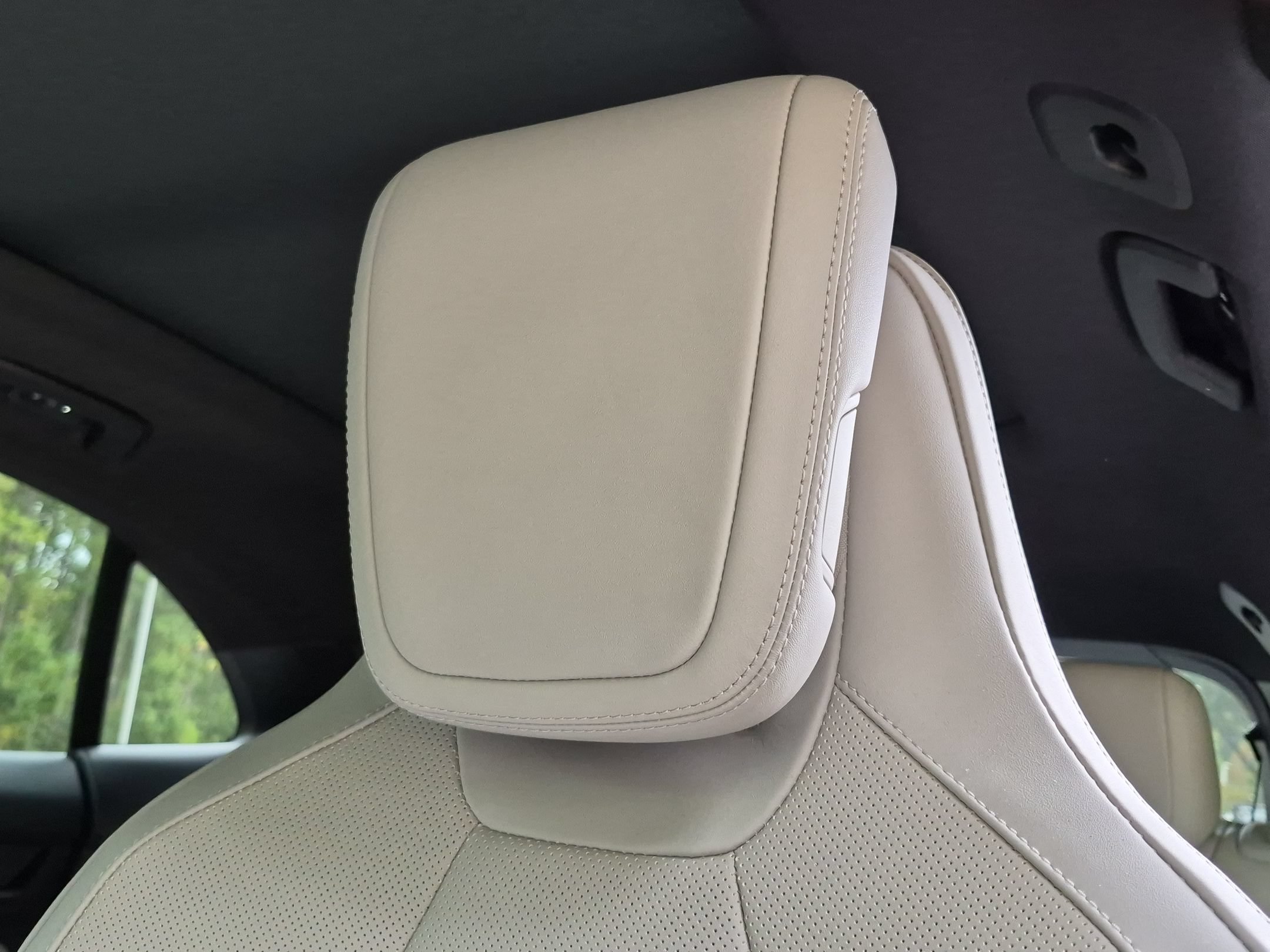 Certified 2026 Porsche Macan 4 Electric AWD/4WD image 6