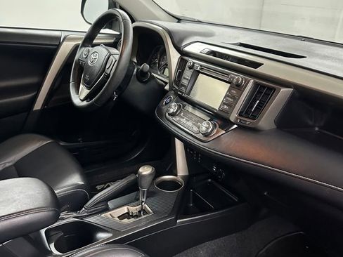 Used 2014 Toyota RAV4 Limited AWD/4WD image 38