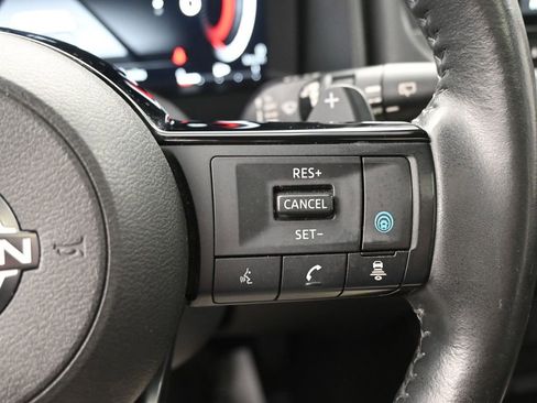 Used 2022 Nissan Rogue Platinum w/ Head-Up Display Package image 18