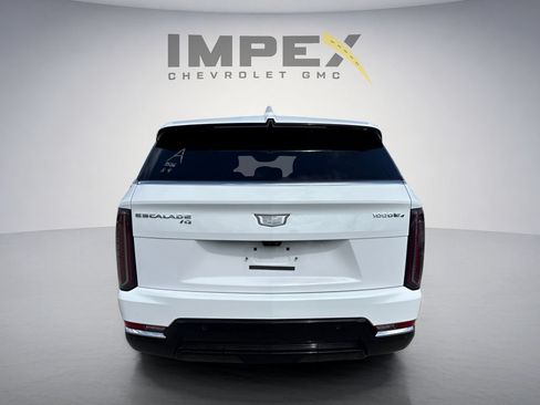 Used 2025 Cadillac Escalade IQ Luxury 2 w/ LPO, Premium Carpet Package AWD/4WD image 3