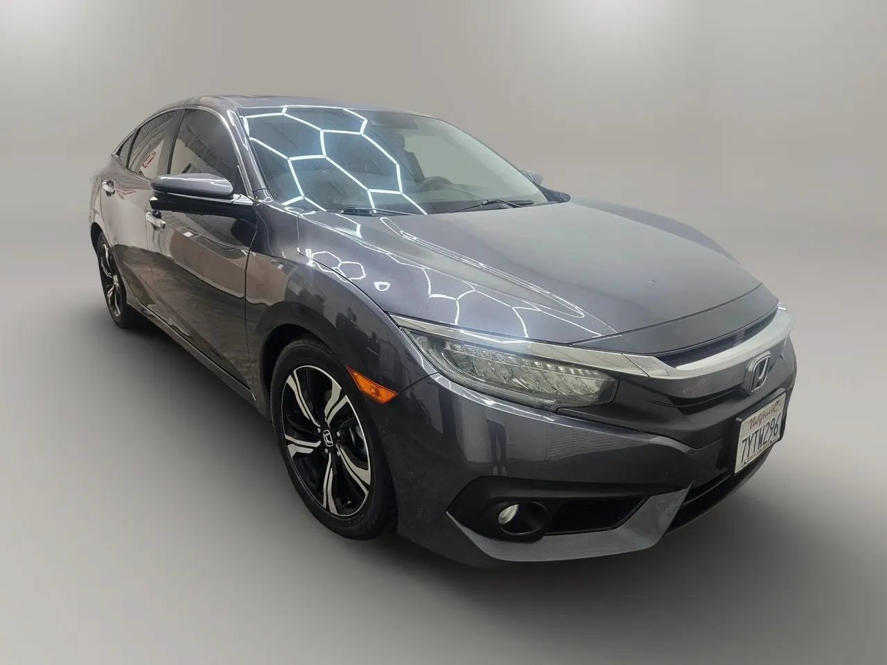 Used 2017 Honda Civic Touring image 1