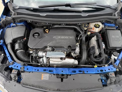 Used 2017 Chevrolet Cruze Premier FWD image 9