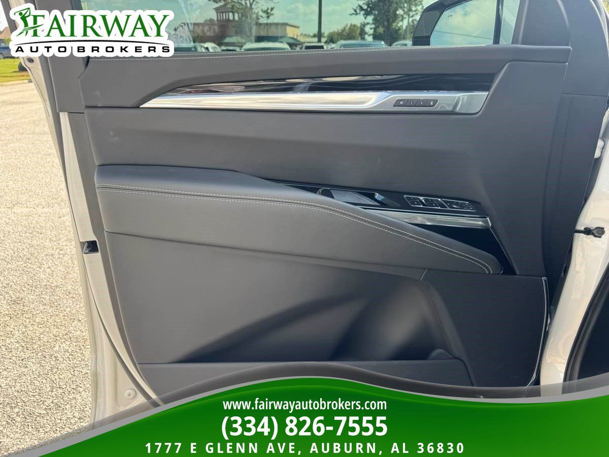 Used 2025 Cadillac Escalade Sport w/ Touring Package AWD/4WD image 32