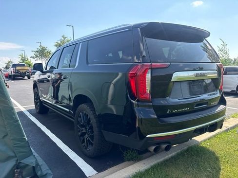 Used 2023 GMC Yukon XL Denali AWD/4WD image 3