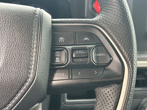 Used 2025 Toyota Tacoma TRD Off-Road AWD/4WD image 16