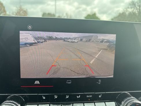 Used 2024 GMC Canyon Elevation w/ Convenience Package image 22