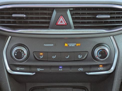 Used 2020 Hyundai Santa Fe SE image 19