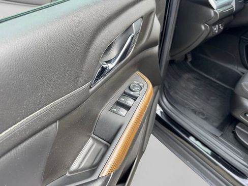 Used 2021 GMC Acadia SLE w/ Driver Convenience Package image 10