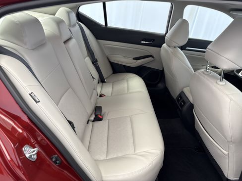 Used 2024 Nissan Altima 2.5 SL image 16