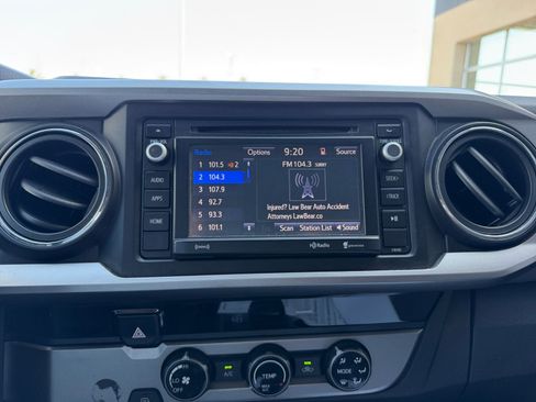 Used 2016 Toyota Tacoma SR5 w/ SR5 Appearance Package (SN) RWD image 28