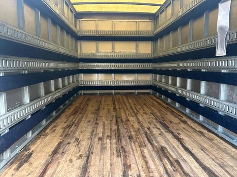 Used 2015 Chevrolet Express 3500 RWD image 10