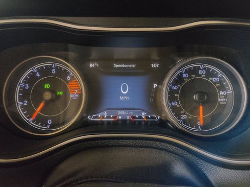 Used 2019 Jeep Cherokee Limited FWD image 23