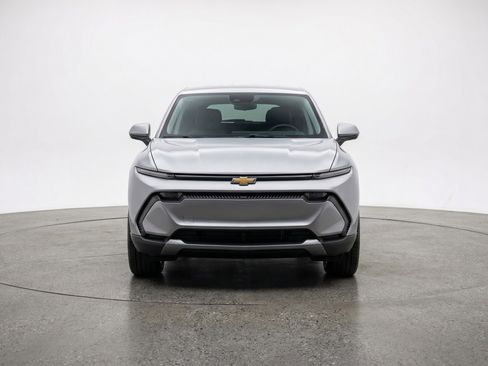 Used 2025 Chevrolet Equinox LT image 2