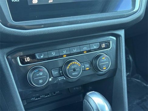 Used 2019 Volkswagen Tiguan SE image 22